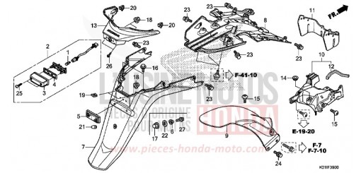 GARDE-BOUE ARRIERE/FEU D'IMMATRICULATION SH125ADE de 2014